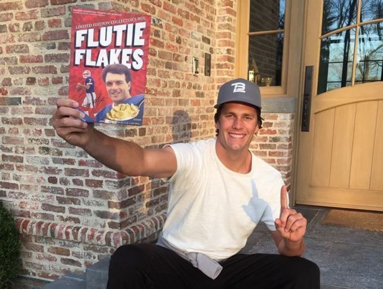 Tom Brady wishes Bruins good luck with funny Facebook photo