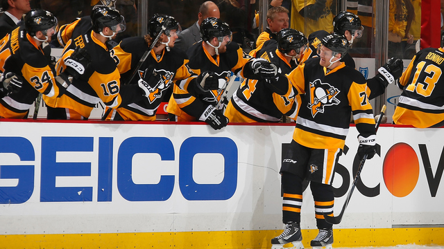 Hornqvist's hat trick helps Penguins dump Rangers in Game 1