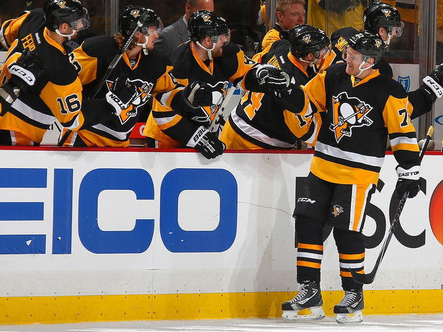 Hornqvist's hat trick helps Penguins dump Rangers in Game 1
