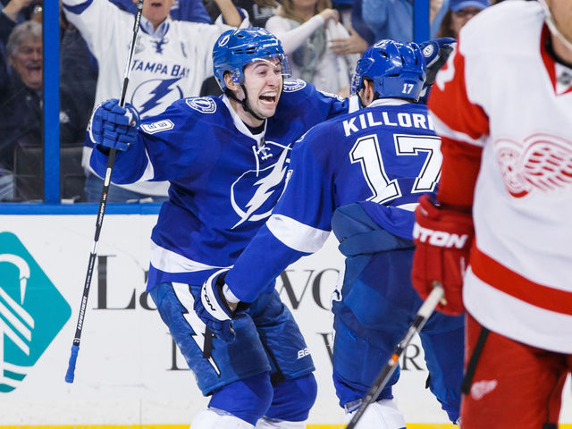 Tyler Johnson's pair of timely goals help Lightning take Game 2