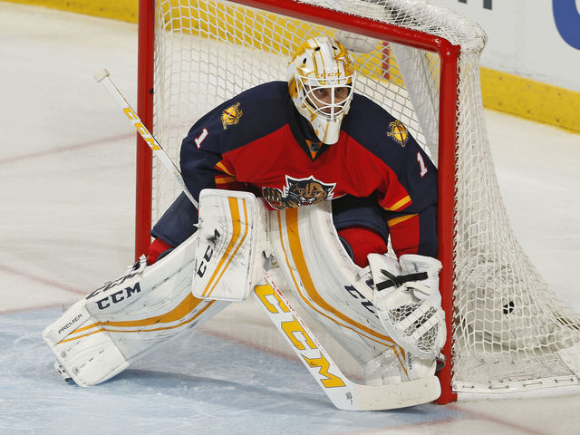 Luongo bounces back, stops 41 as Panthers even series