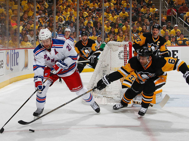 Rangers' Stepan 'fine' after crushing hit by Penguins' Lovejoy