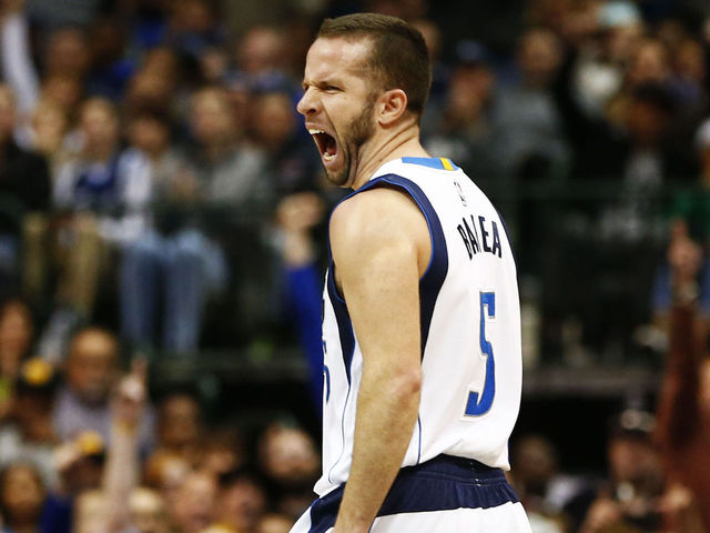 Mavericks' Barea suffers groin strain