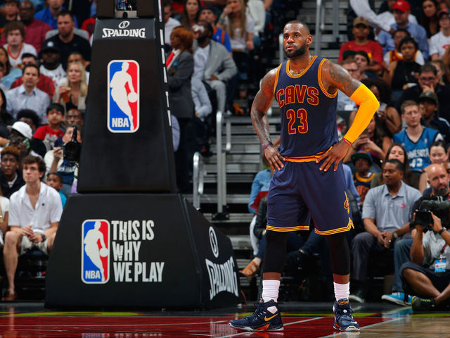 LeBron ties Jordan on NBA's all-time playoff appearances list