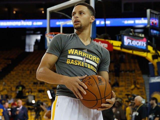 Curry upgraded to questionable for Game 4, could come off bench