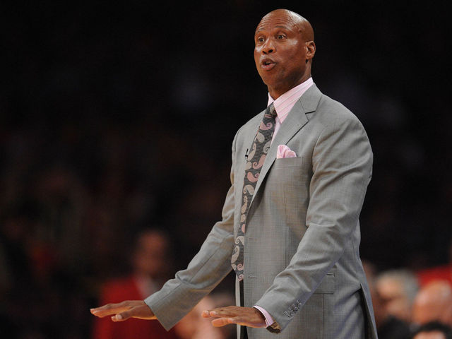 Report: Lakers deliberating about keeping Byron Scott
