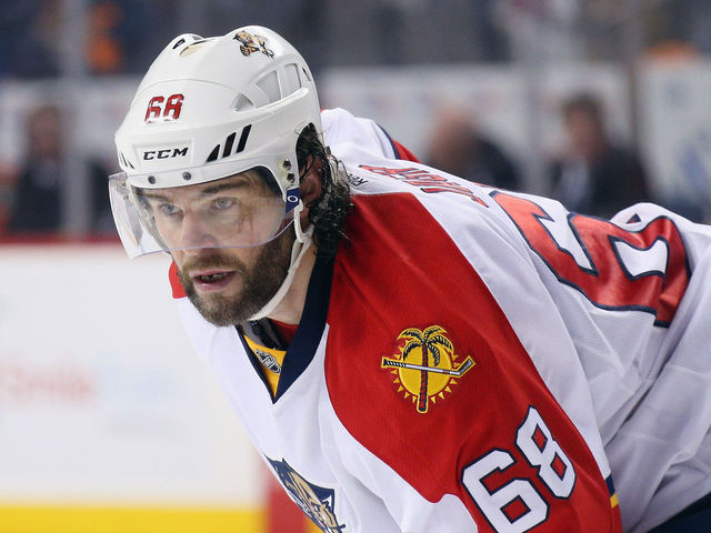 Jagr becomes 5th player with 200 career playoff points