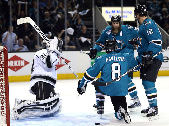 Kings rally comes up short as Sharks take crucial Game 4