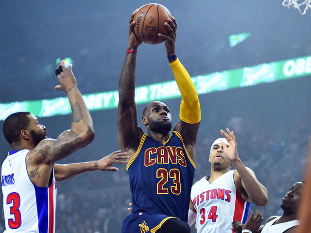 LeBron passes Barkley, ties Pippen on NBA's all-time playoff rebounds list