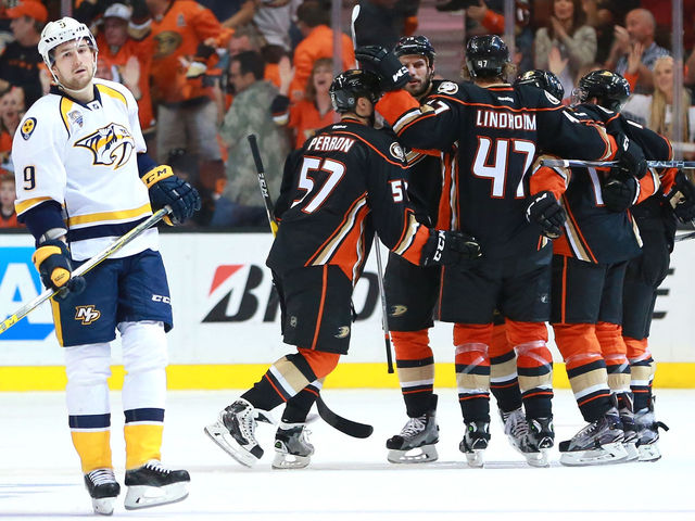 Ducks take Game 5, push Predators to edge of elimination