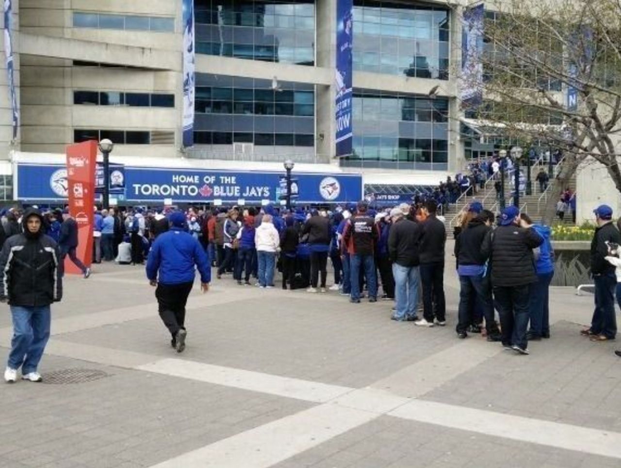 Big lineups outside Rogers Centre on Donaldson MVP Bobblehead Day