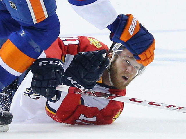 Panthers' Huberdeau scores with wicked wrister while falling