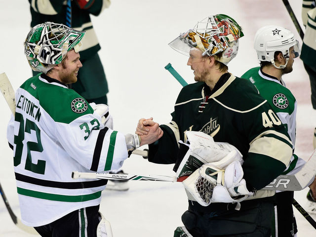 Stars weather late Wild charge, advance to 2nd round for 1st time since 2008