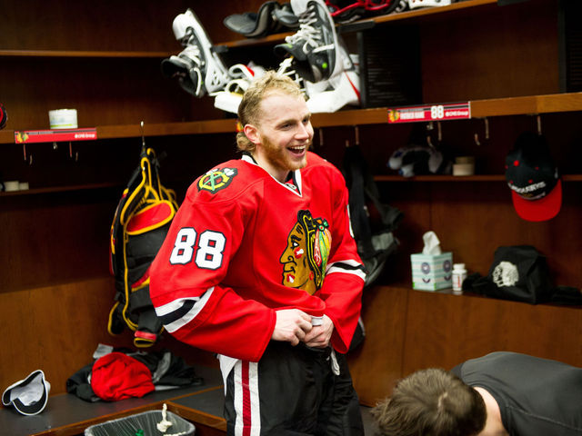 Blues tweet 'Showtime' before Game 7, Blackhawks fans pile on