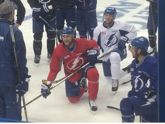 Stamkos skates for 1st time since blood clot diagnosis