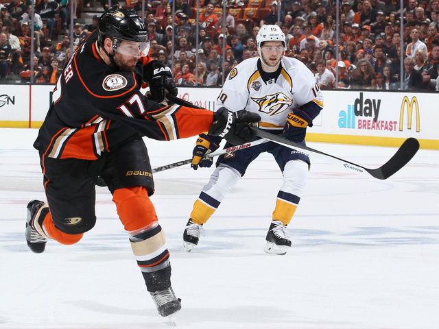 Watch: Red-hot Kesler buries one-timer to finish perfect tic-tac-toe