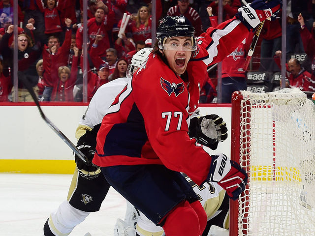 Watch: Oshie completes hat trick with OT wraparound