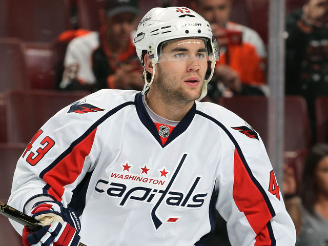 Capitals' Wilson slapped with max fine for kneeing Sheary in Game 1