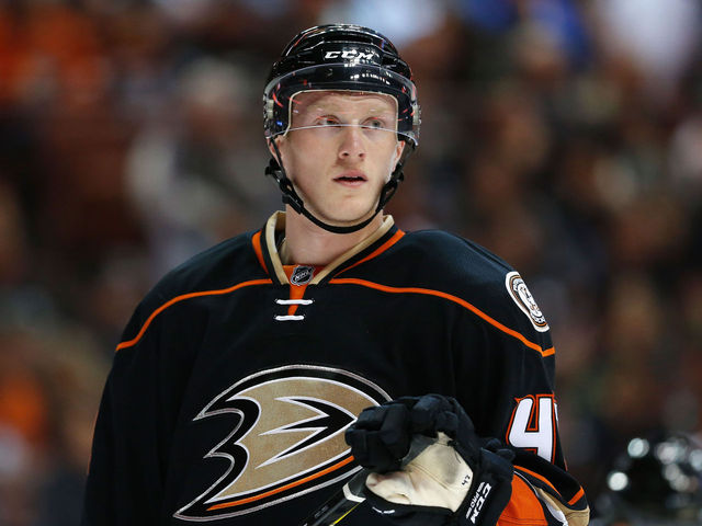 Ducks' Manson suffered mild concussion, separated shoulder in Round 1