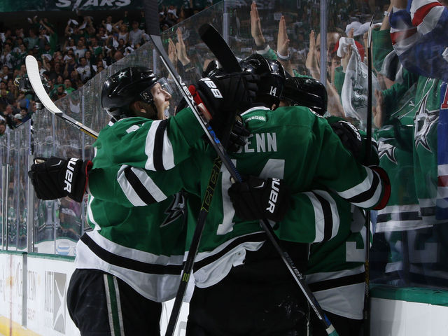 Watch: Stars, Blues trade early goals 35 seconds apart
