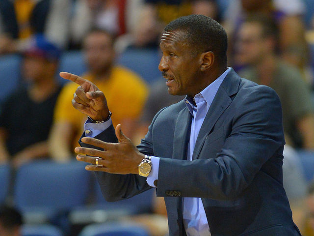 Watch: Raps GM Ujiri kisses Casey after series victory