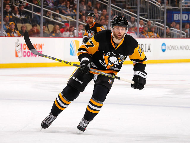 Watch: Penguins' Rust, Sheary score 1:02 apart to open Game 1