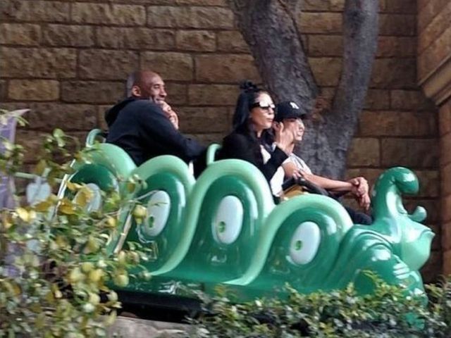Watch: Fans go crazy for Kobe at Disneyland
