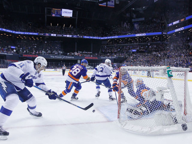 Watch: Boyle scores OT winner after roughing up Hickey