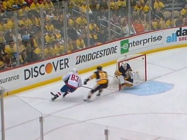 Capitals' Beagle goes backhand shelf from impossible angle