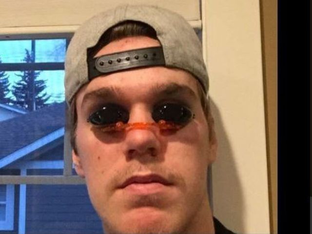 Coyotes' Strome tweets unflattering photo of McDavid to garner NHL 17 cover votes