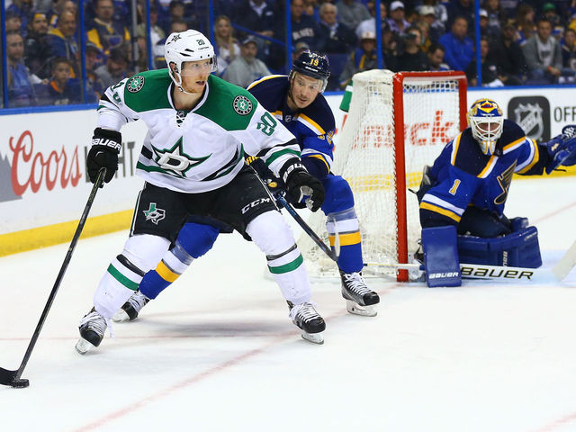 Stars' Eakin sidelined 6 weeks with knee ailment