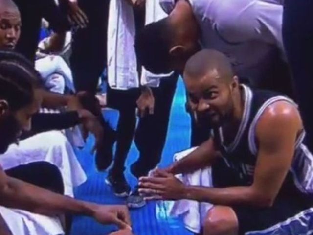 Parker gives Pop a break, takes over Spurs' huddle