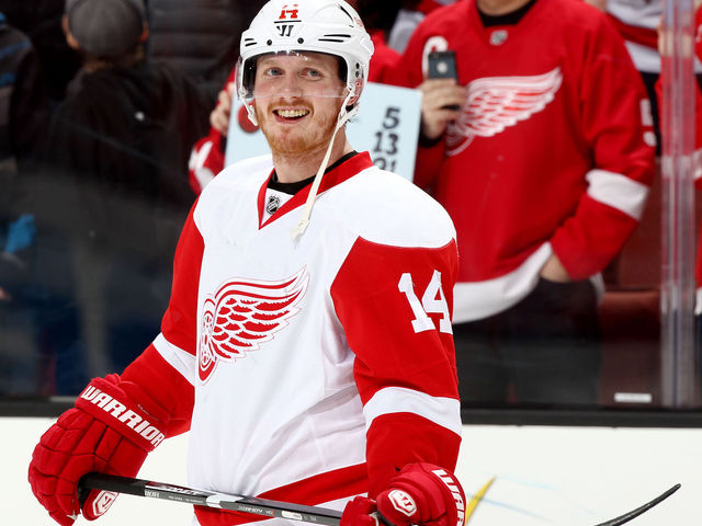 Nyquist leads Red Wings past Predators for 3rd straight win
