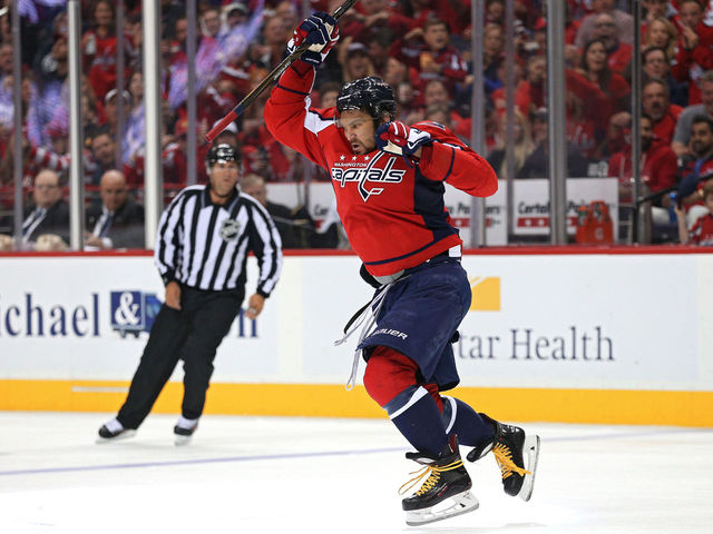 Ovechkin, Holtby respond as Capitals beat Penguins to stay alive