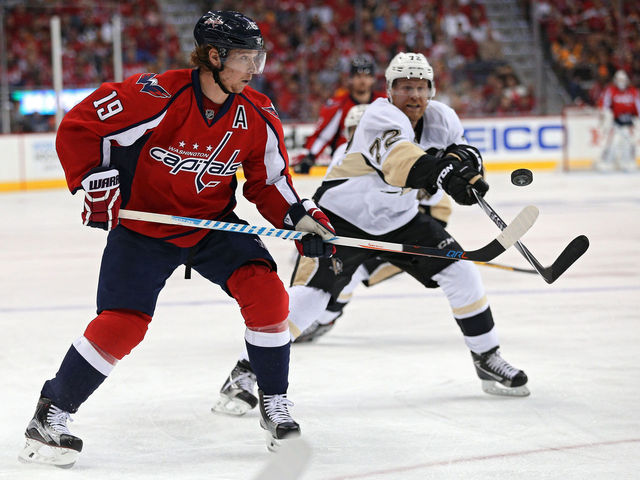 Penguins' Hornqvist demoted in Game 5 loss to Capitals