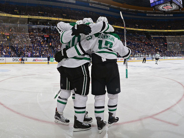 Watch: Stars score twice in 20 seconds