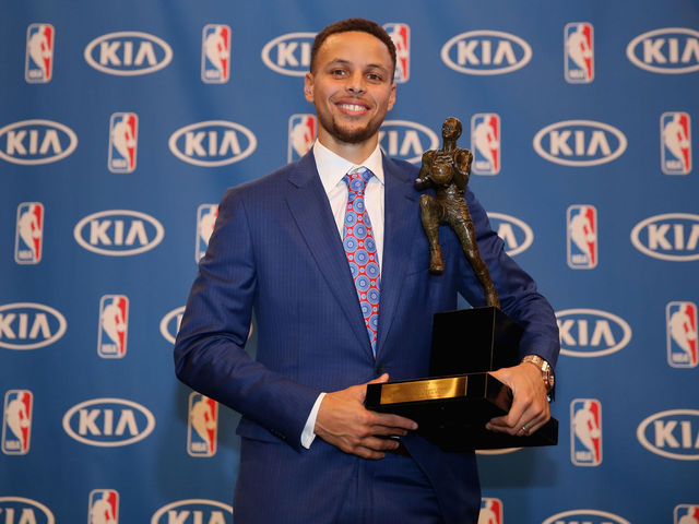Curry named first-ever unanimous NBA MVP