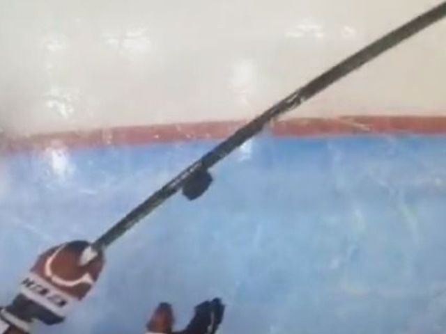 Jay Beagle keeps Capitals alive with diving stick save