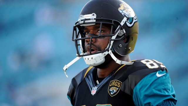 Jaguars' Marcedes Lewis leaves game with ankle injury, will not return