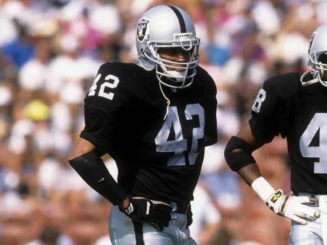 Ronnie Lott leading group trying to keep Raiders in Oakland