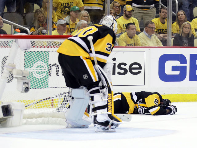 Penguins' Dumoulin leaves Game 1 after late boarding incident