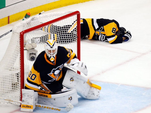 Penguins' Dumoulin expected to play in Game 2