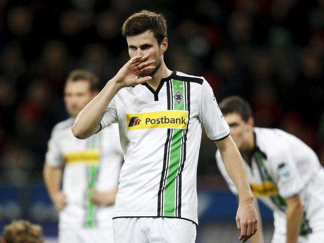 West Ham signs Nordtveit on free transfer from Monchengladbach