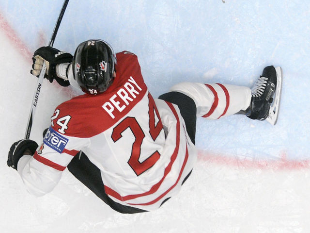 Watch: Perry, O'Reilly convert perfect give-and-go vs. France
