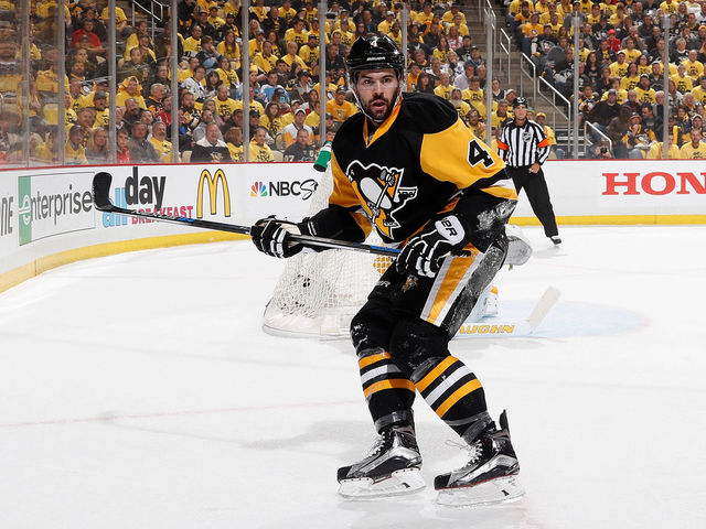 Penguins re-sign Justin Schultz to 1-year, $1.4M contract