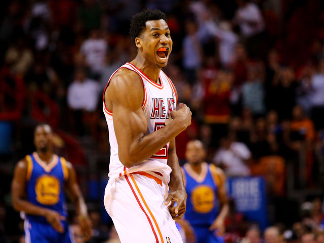 Whiteside announces he's re-signing with Heat