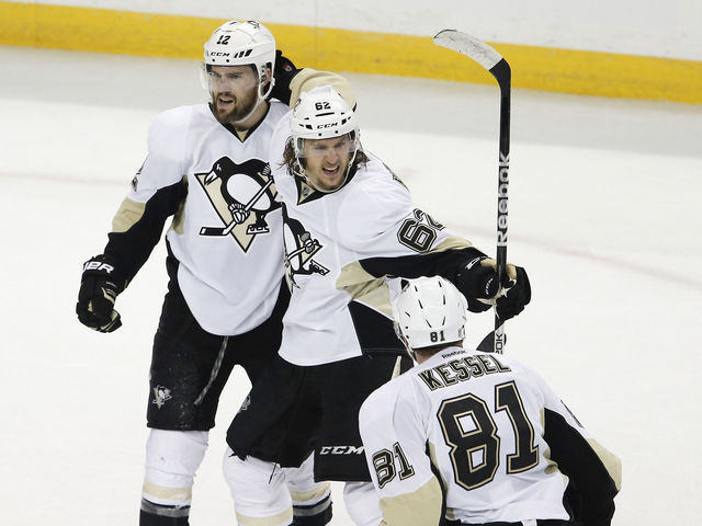 Kessel, Crosby, lead Penguins to dominant Game 3 victory over Lightning