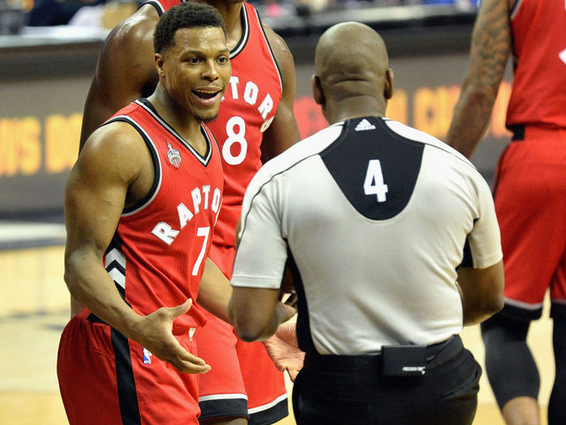 Lowry left for locker room before half to 'decompress'
