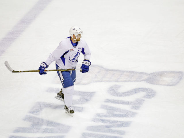Stamkos won't play in Game 4