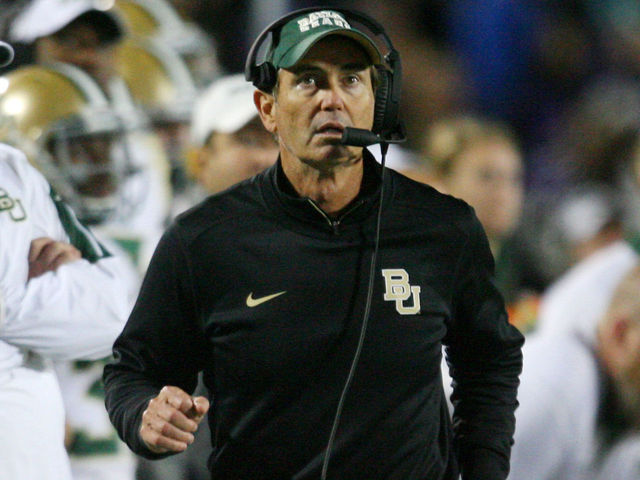 Baylor assistant coach defends Briles from 'sensational' media coverage